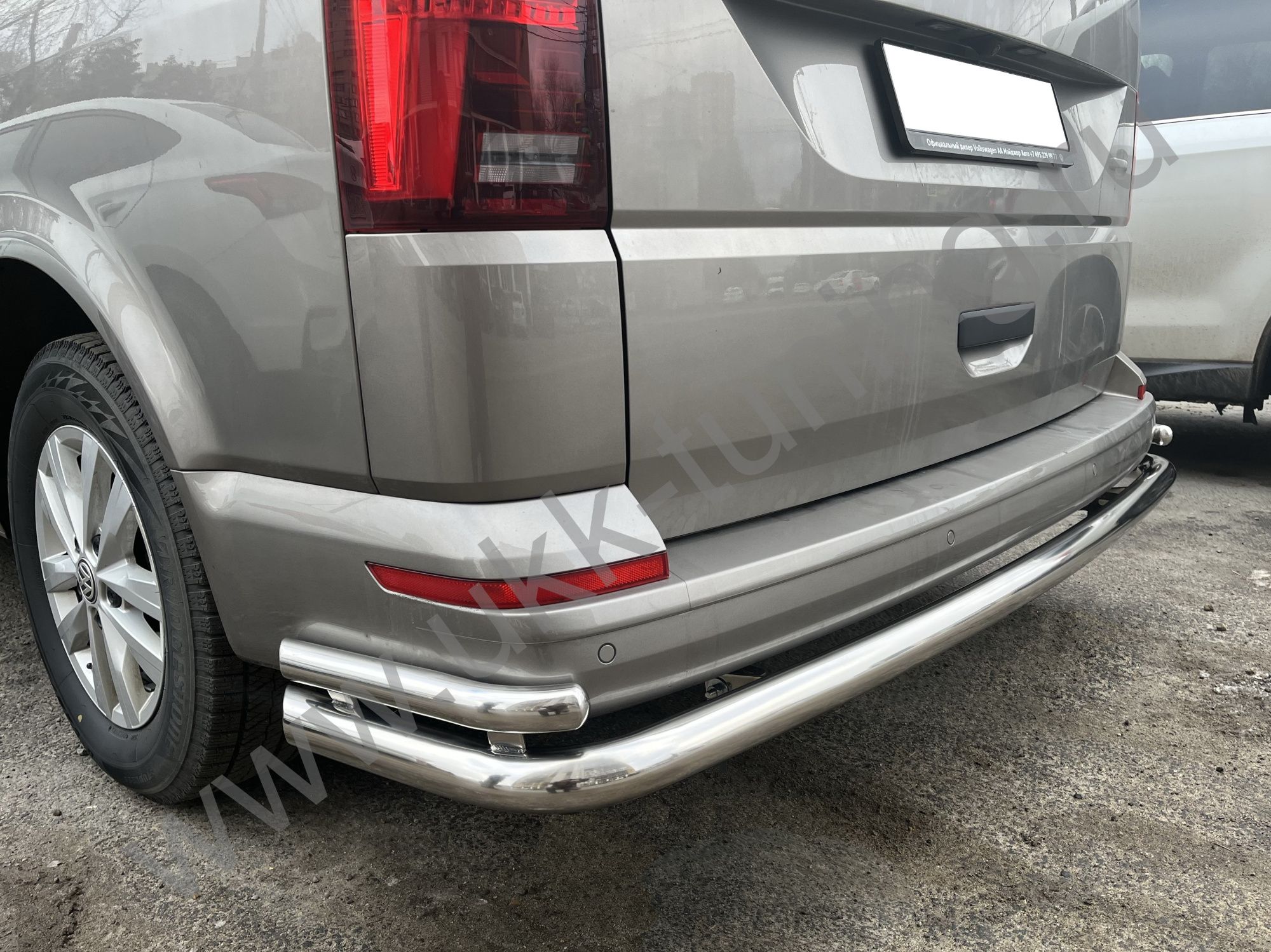 Защита заднего бампера угловая большая двойная Volkswagen T6 с 2015-2021