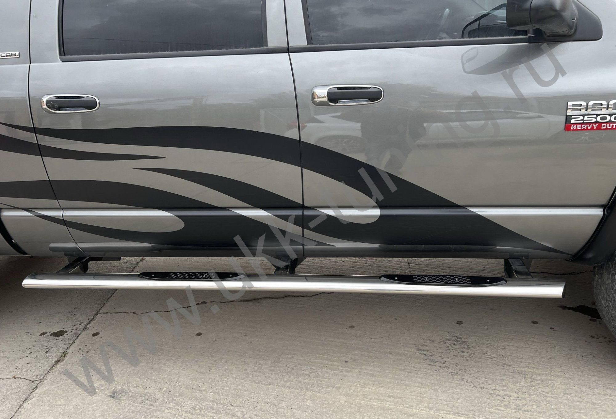 Пороги с проступью Dodge RAM 2500 Mega Cab 2004-2010