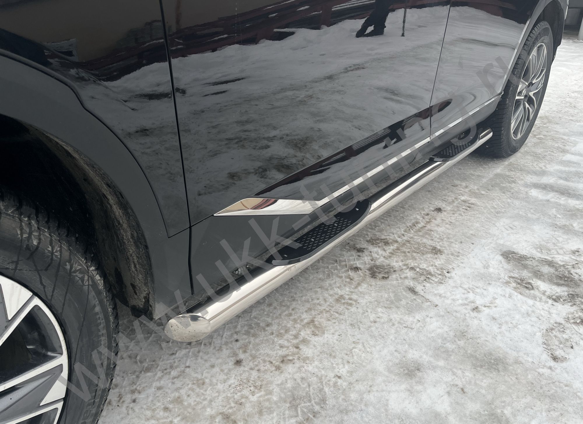 Боковые подножки GAC GS8 с 2023 труба с проступью