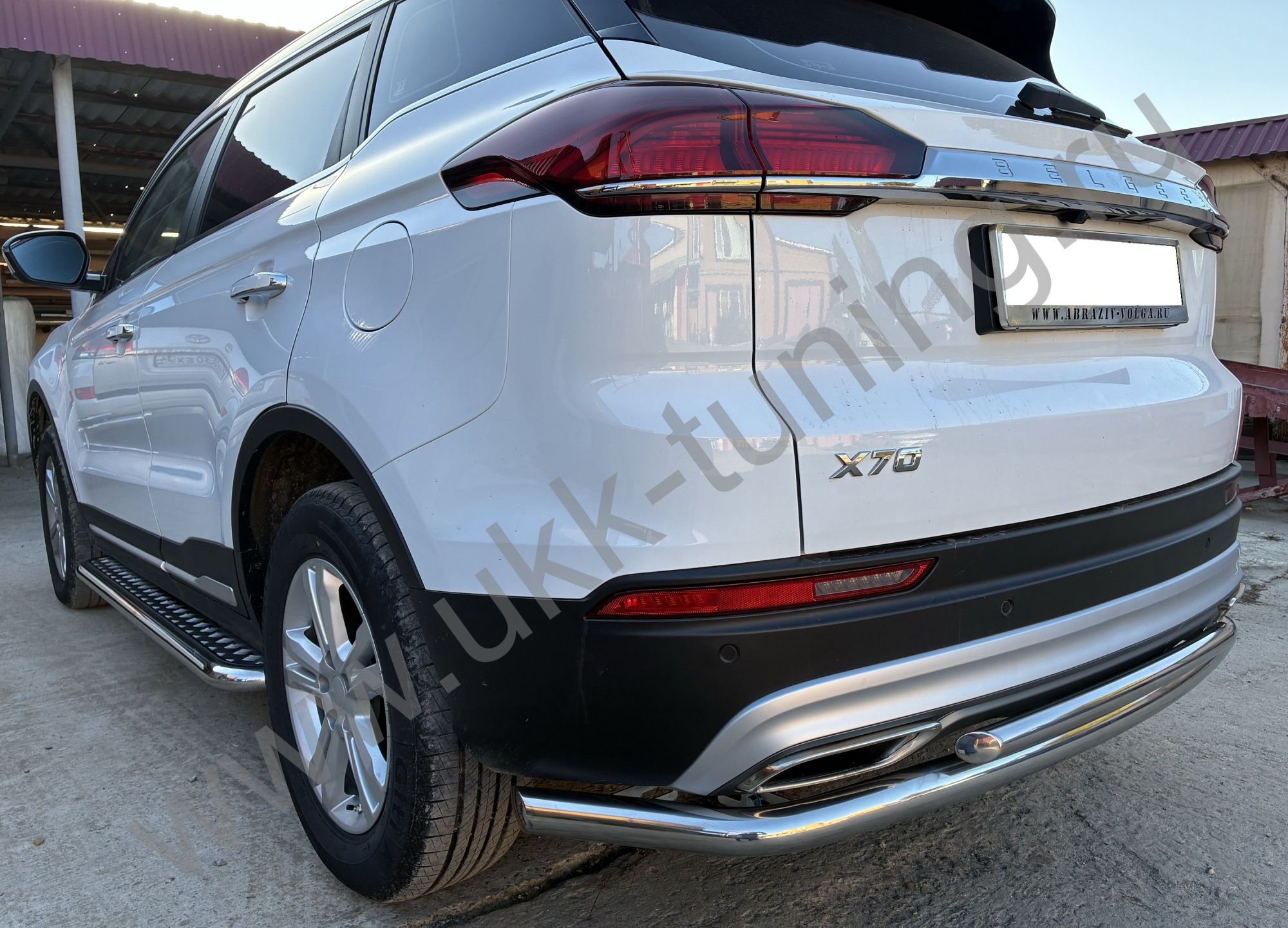 Защита заднего бампера угловая большая двойная Geely Atlas Pro с 2021