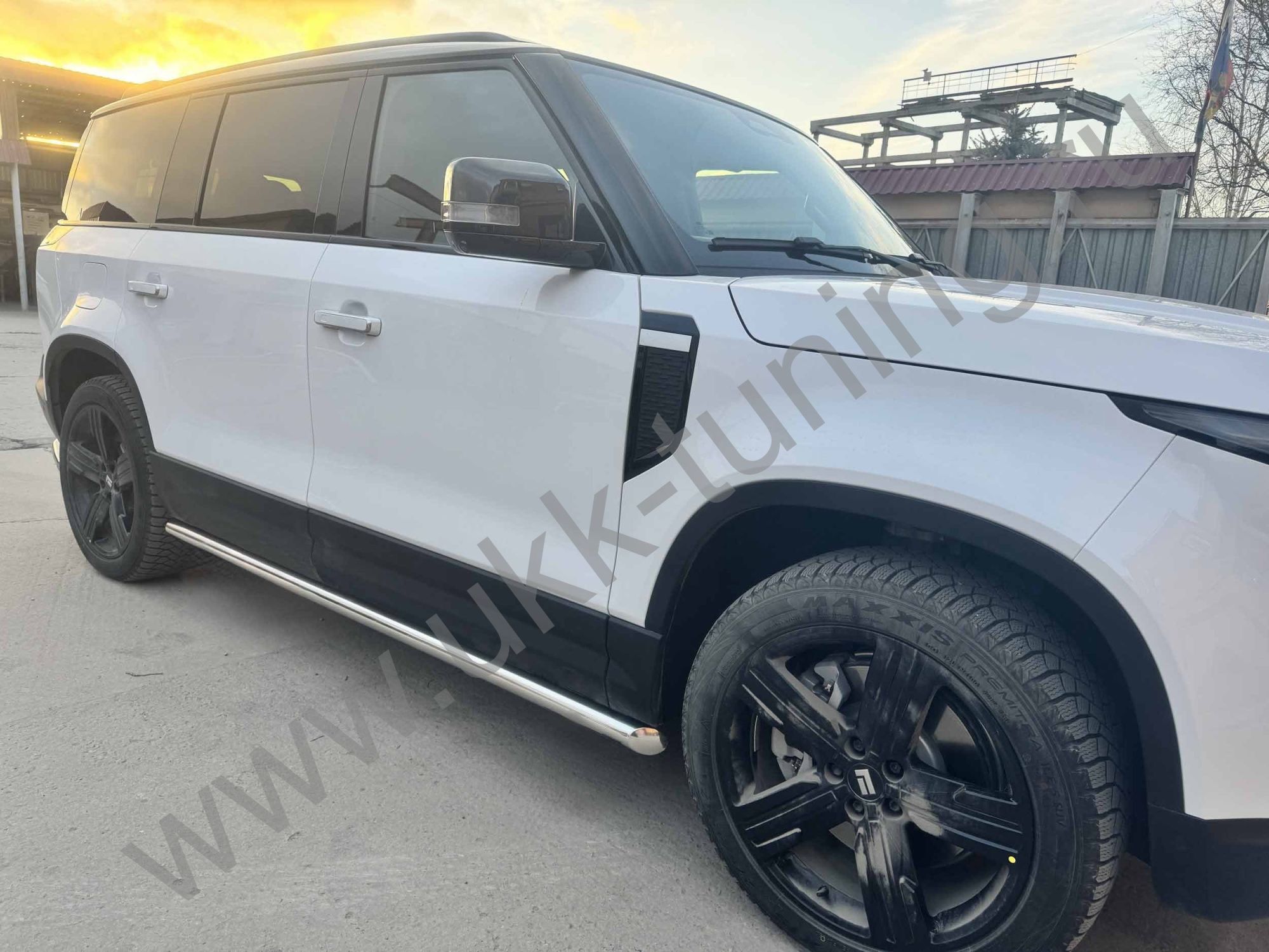 Боковые подножки ROX 01 труба