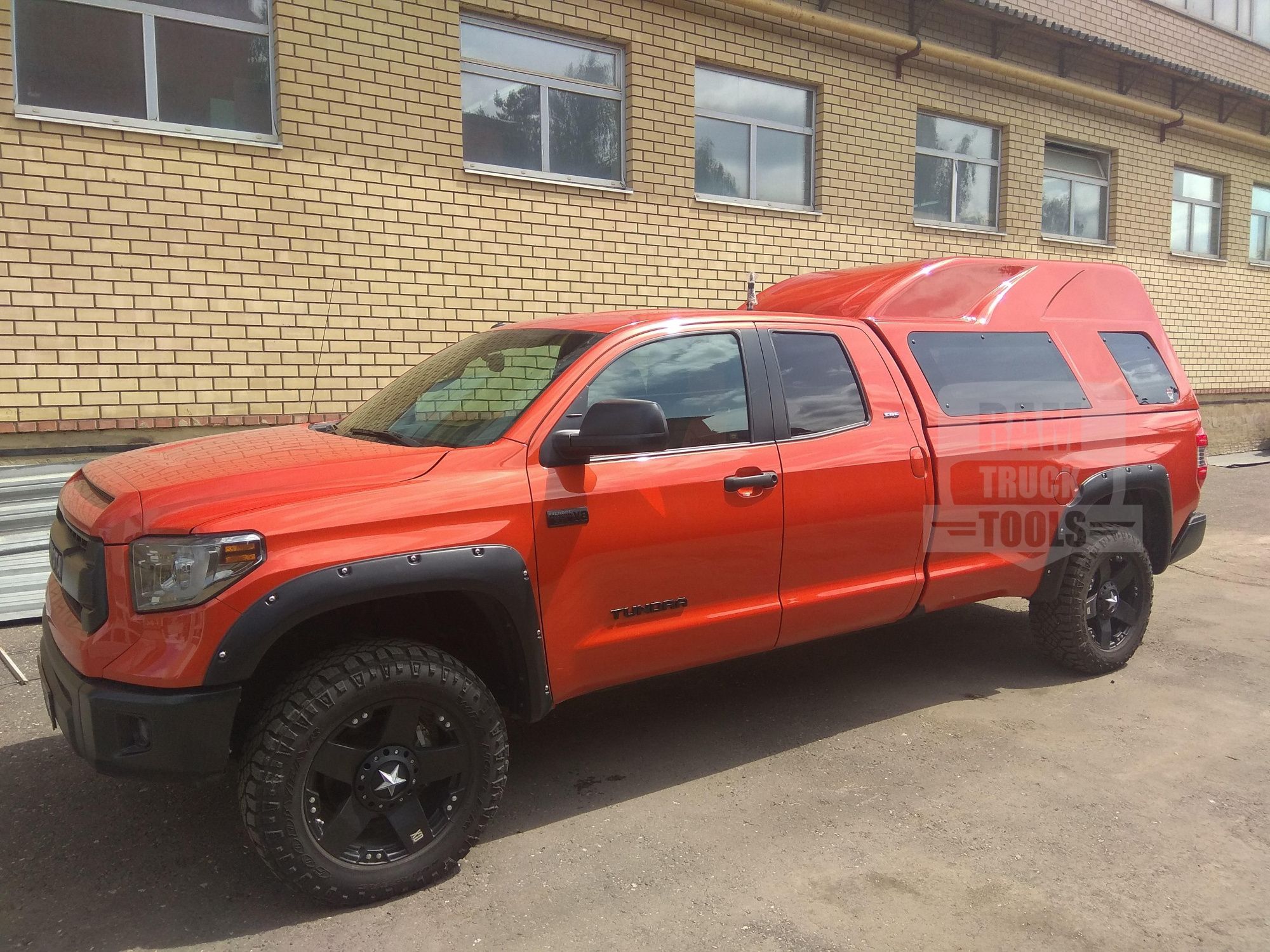 Кунг TOYOTA TUNDRA 8 футов с 2014 RT(TТ-4) 3 поколение Кунг TOYOTA TUNDRA 8 футов с 2014 RT(TТ-4) 3 поколение