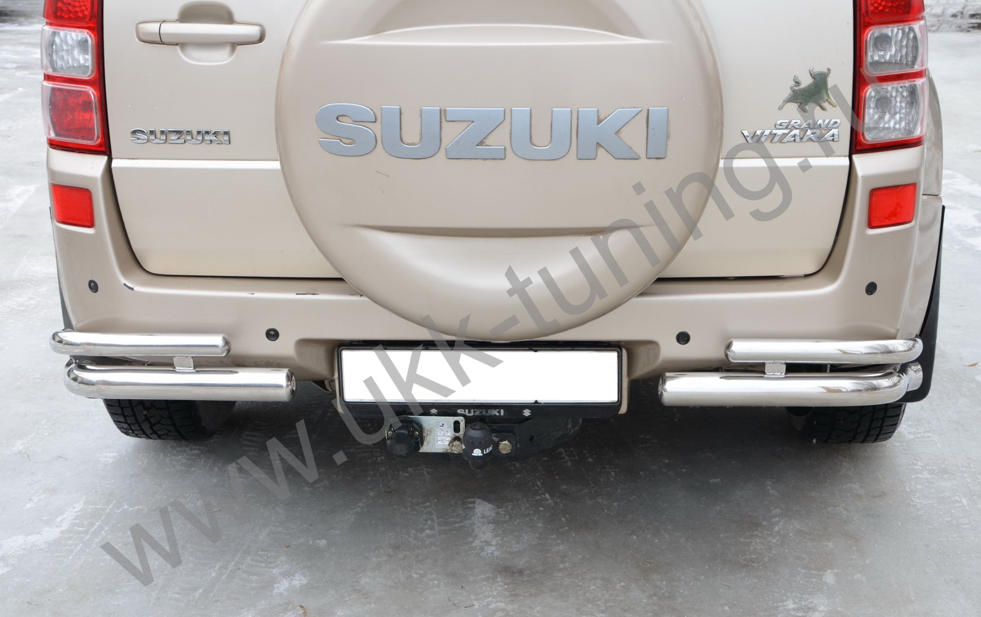 Защита заднего бампера угловая двойная Suzuki Grand Vitara с 2013-2015