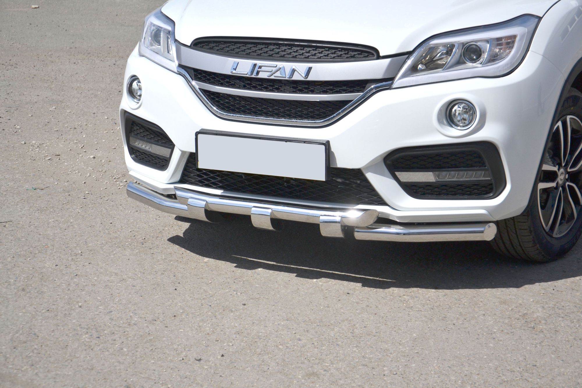 Защита переднего бампера Lifan X60 с 2017 двойная с пластинами Защита переднего бампера Lifan X60 с 2017 двойная с пластинами