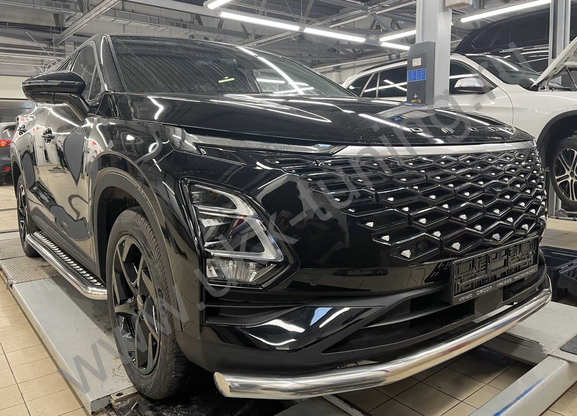 Пороги с накладным листом Chery Omoda C5 с 2022