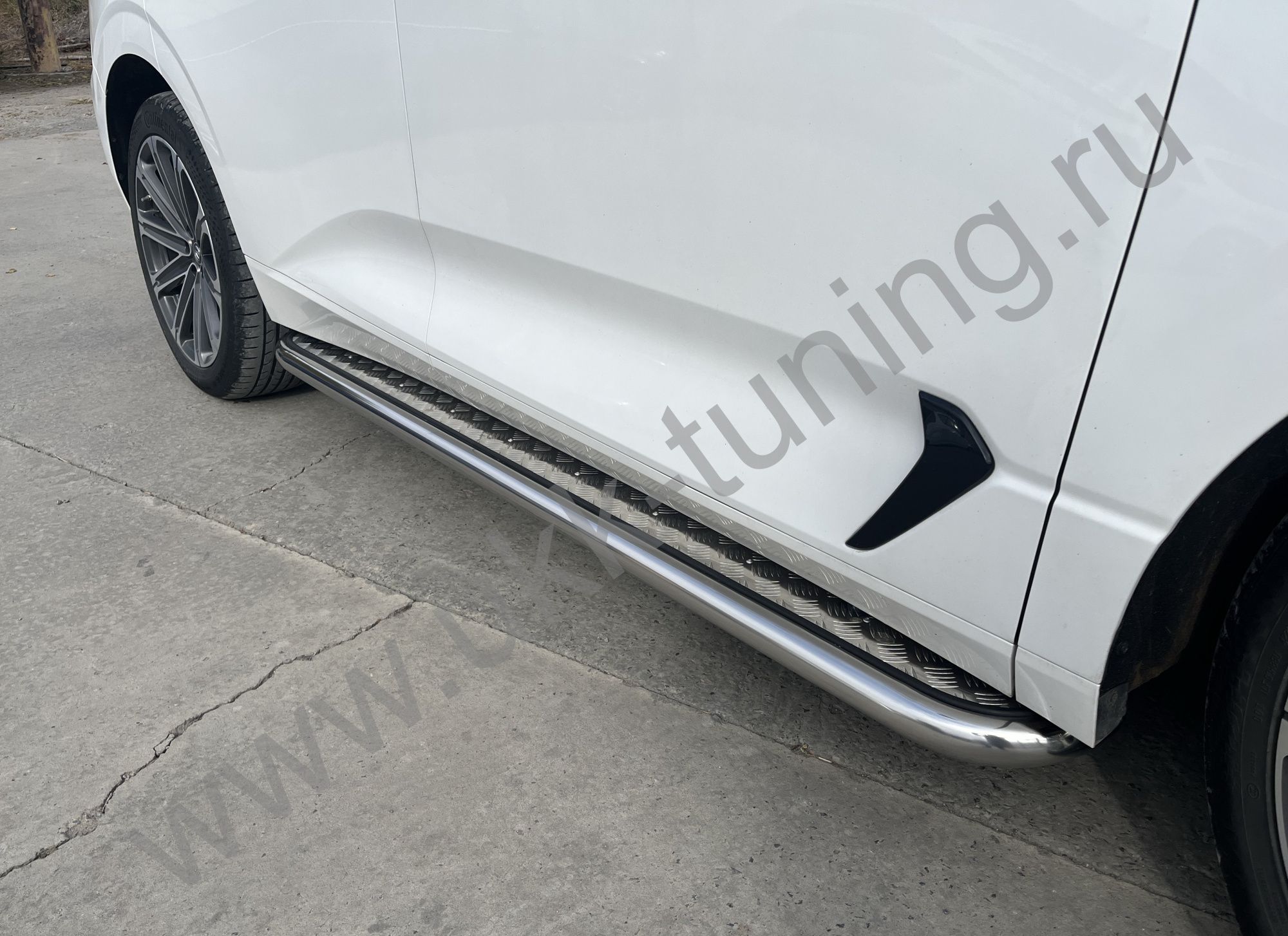 Боковые подножки Changan UNI-K с 2022 с накладным листом