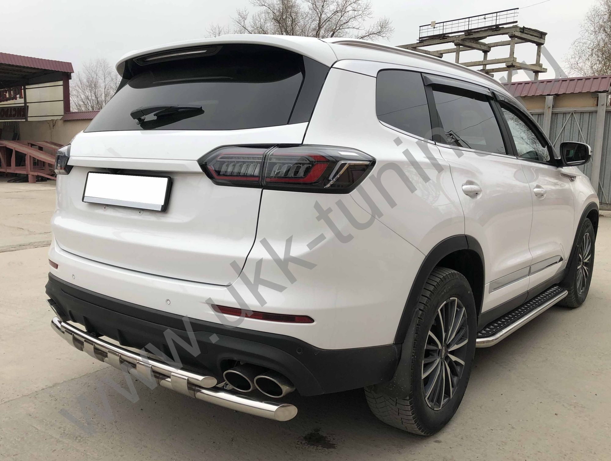 Защита заднего бампера двойная с перемычками Xcite X-Cross 8 с 2025