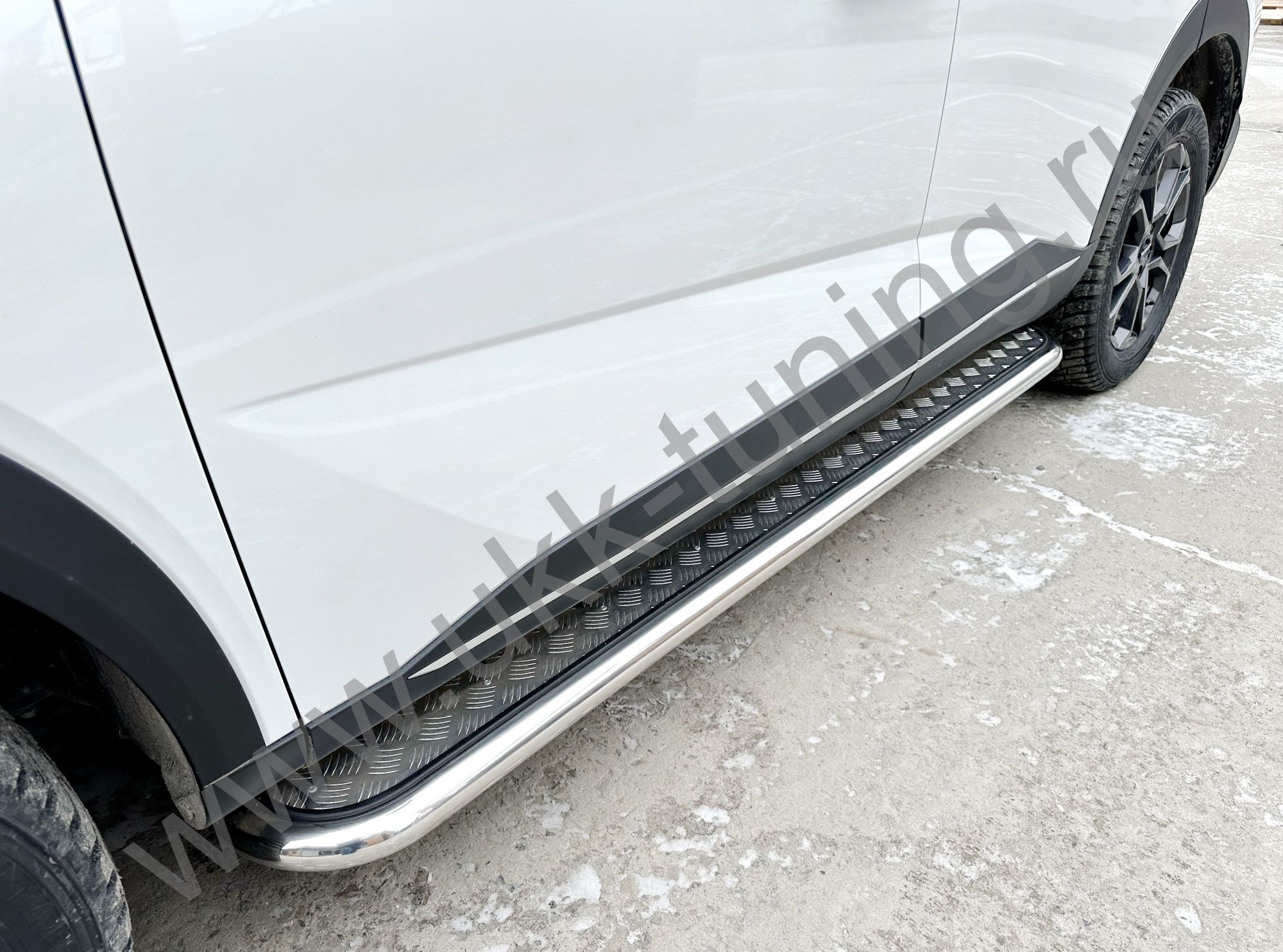 Боковые подножки Haval F7 c 2024 с накладным листом
