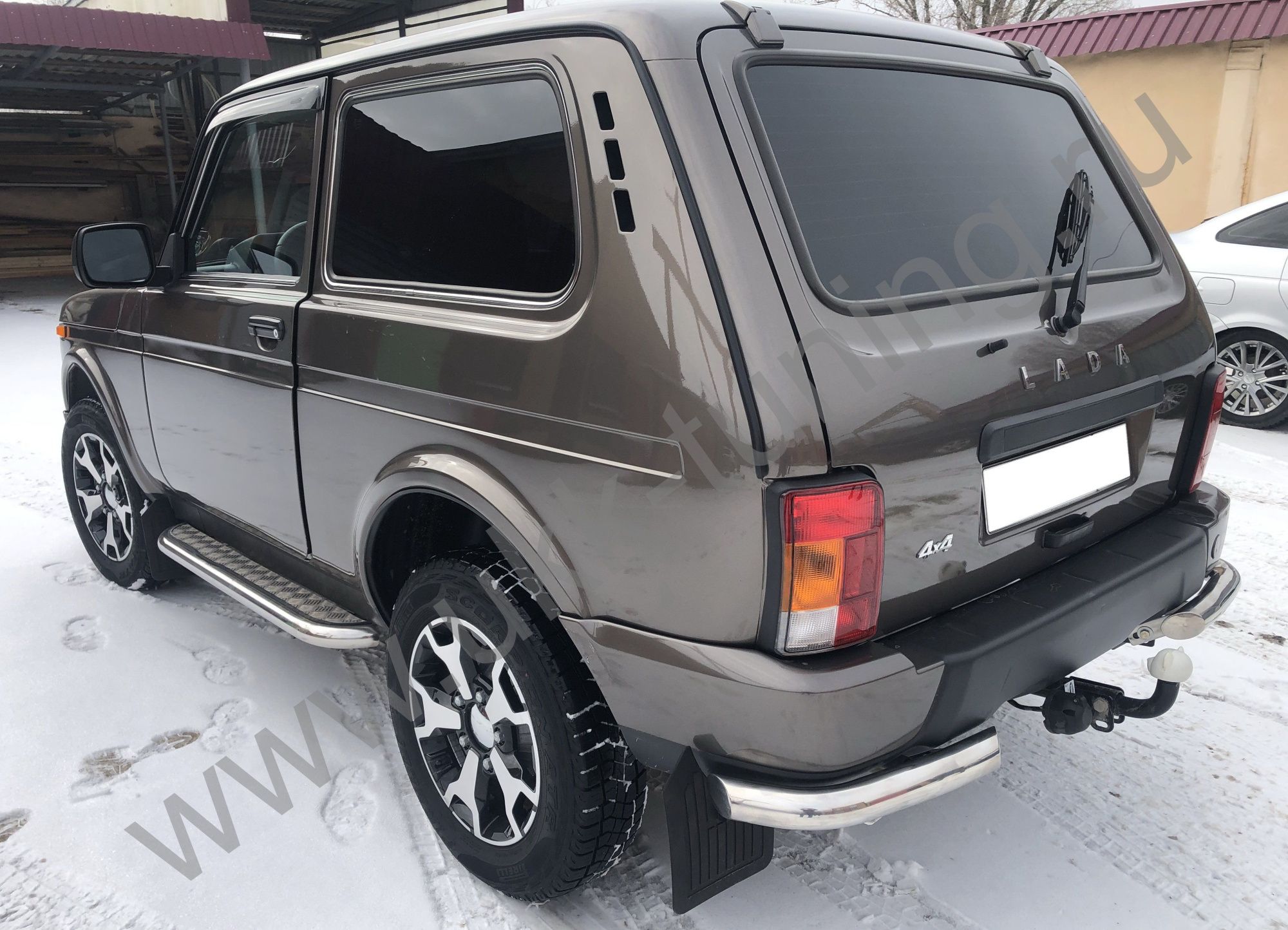 Защита заднего бампера угловая Lada Niva 2121 УРБАН с 2014 Защита заднего бампера угловая Lada Niva 2121 УРБАН с 2014