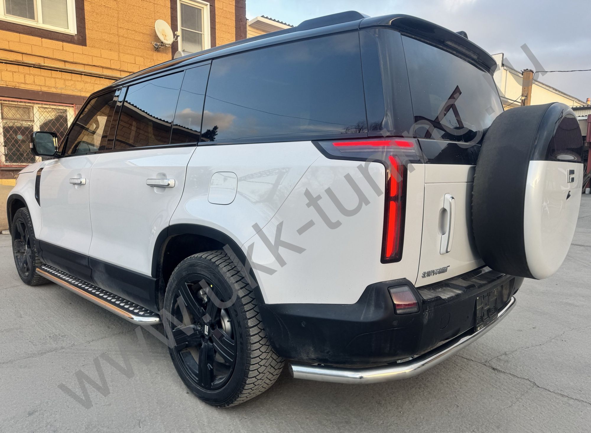 Защита заднего бампера угловая большая ROX 01