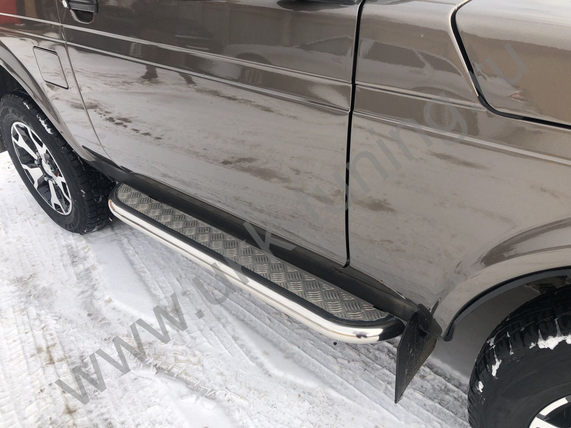 Пороги с накладным листом Lada Niva 2121 УРБАН с 2014 Пороги с накладным листом Lada Niva 2121 УРБАН с 2014