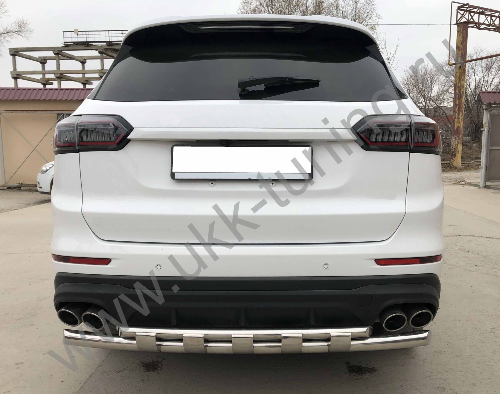 Защита заднего бампера двойная с перемычками Xcite X-Cross 8 с 2025