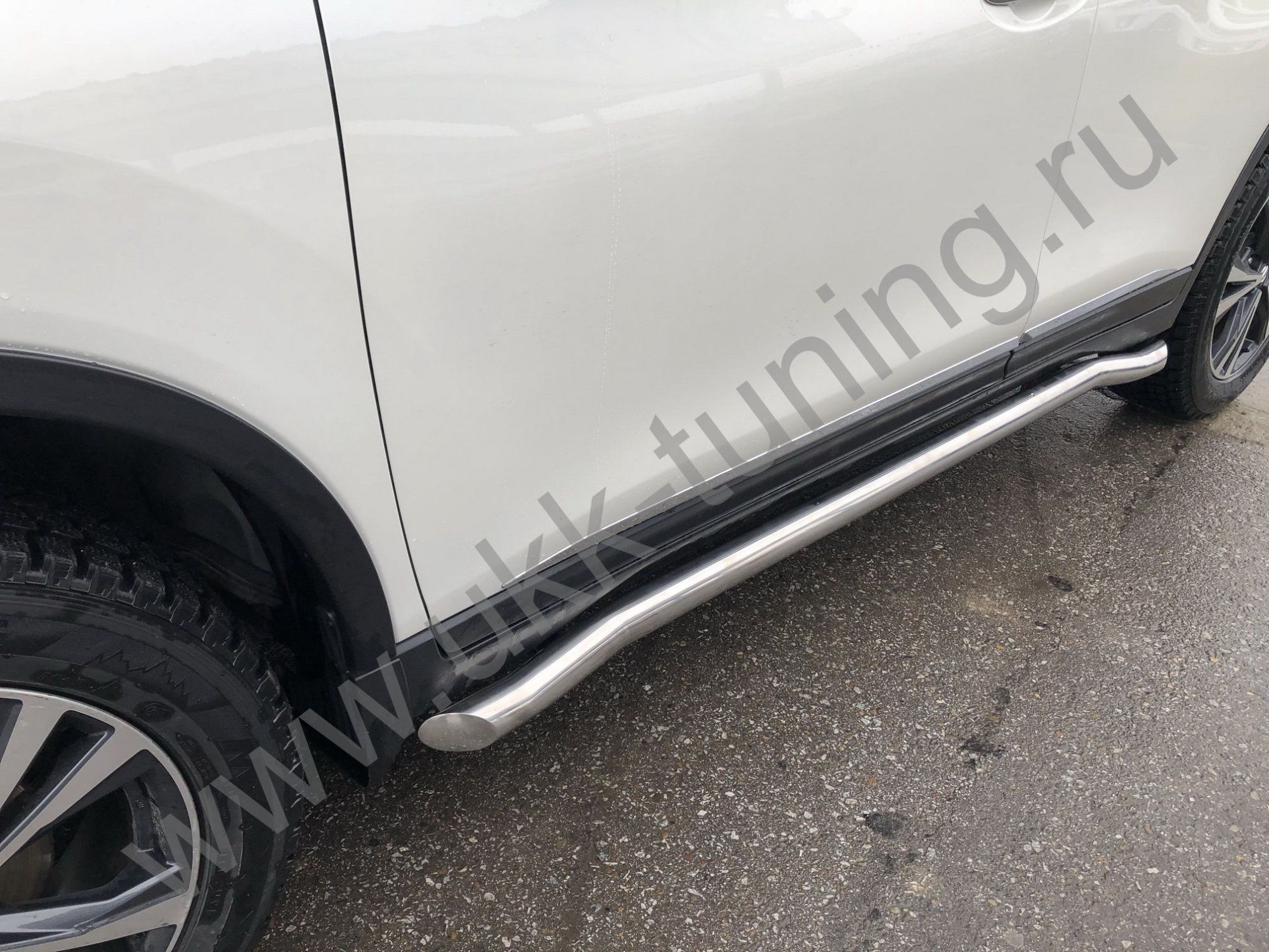 Защита штатного порога труба Nissan X-trail с 2015 (Т32) Третье поколение