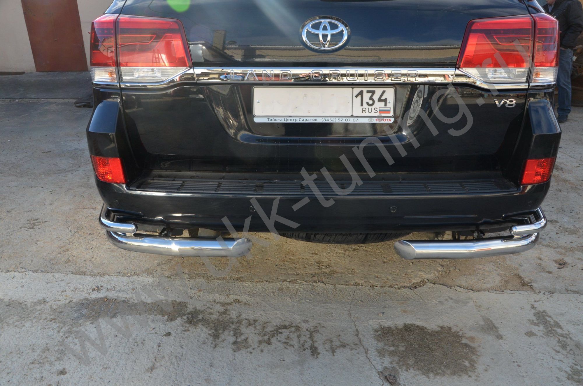 Защита заднего бампера угловая Toyota Land Cruiser 200 2015 Защита заднего бампера угловая Toyota Land Cruiser 200 2015