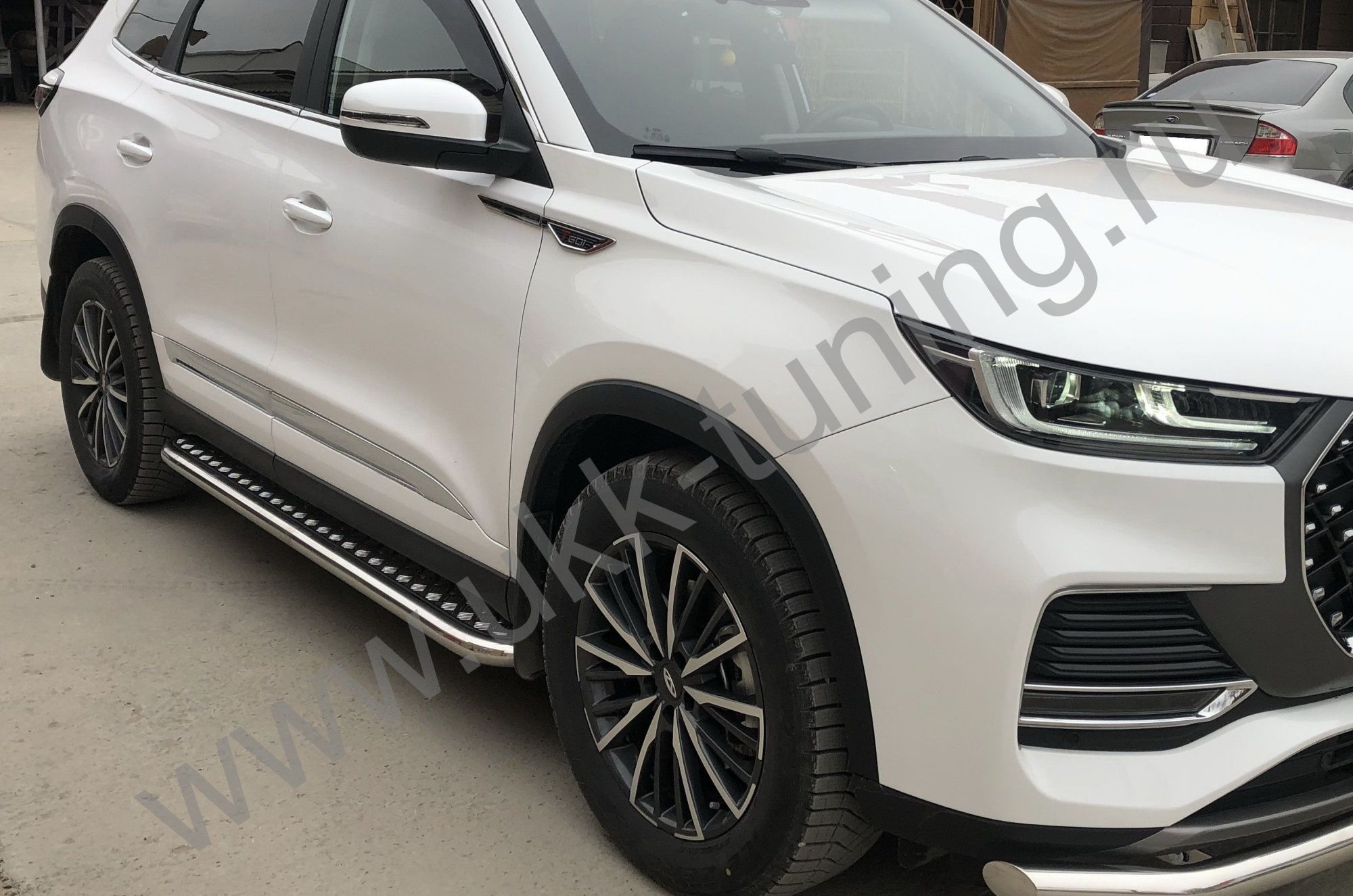 Пороги с накладным листом Chery Tiggo 8 Pro Max 2022