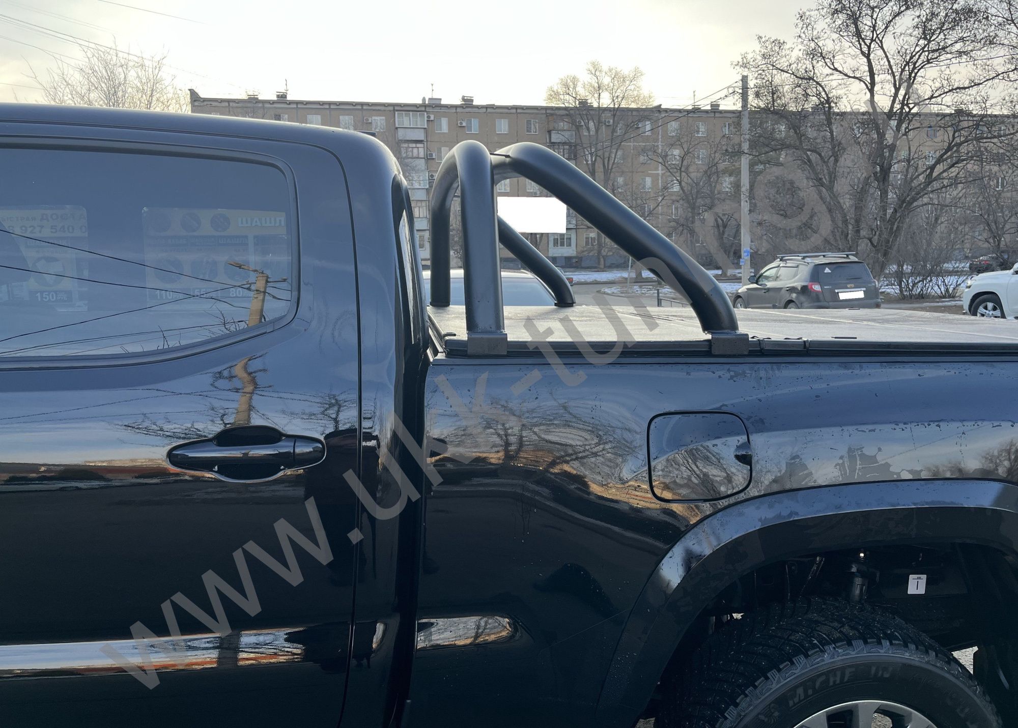 Защитные дуга под трехсекционную крышку с покрытием "раптор" Toyota Tacoma TRD Sport с 2018 Защитные дуга под трехсекционную крышку с покрытием "раптор" Toyota Tacoma TRD Sport с 2018