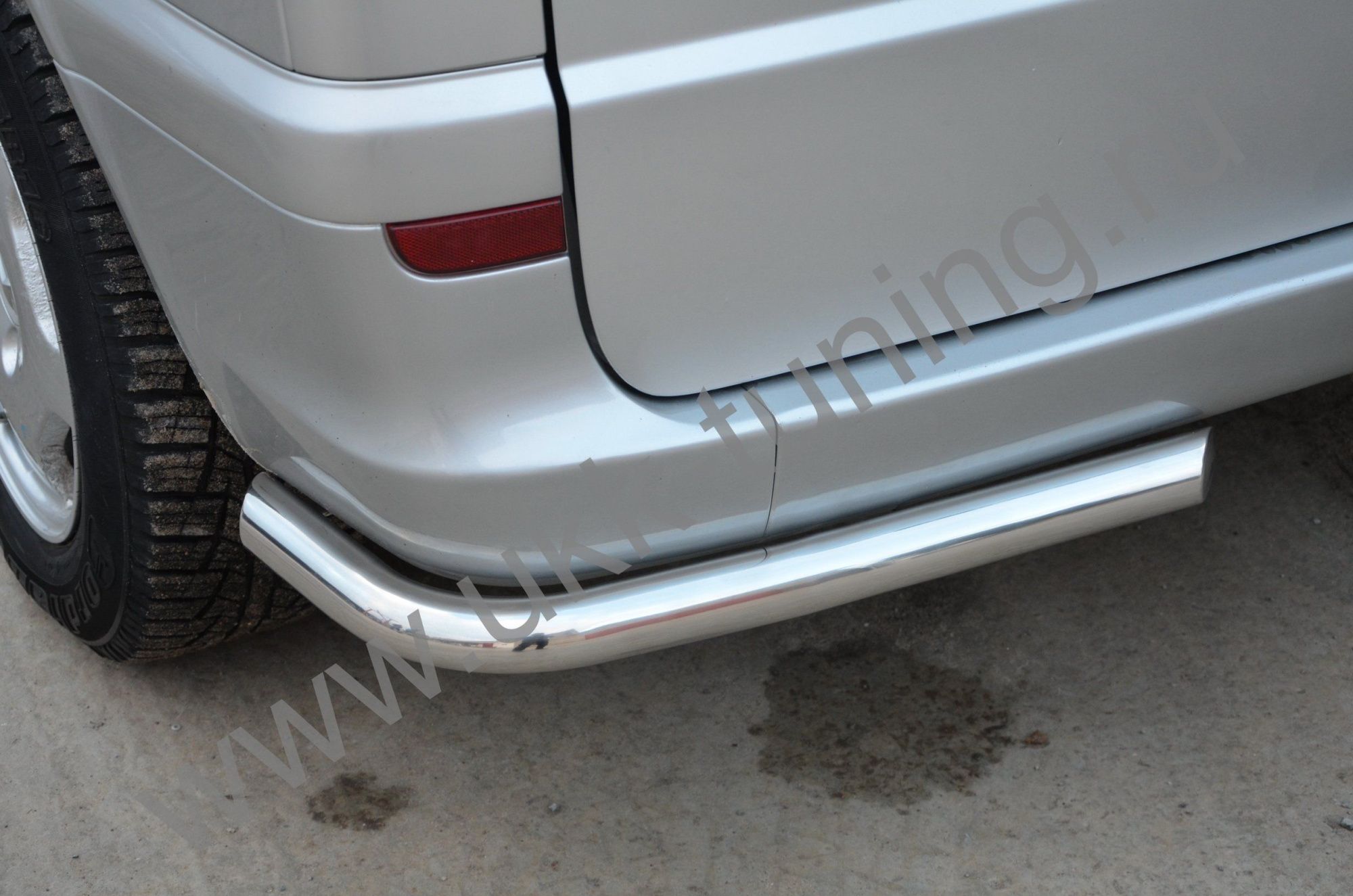 Защита заднего бампера угловая Mercedes-Benz Vito 2005-2014 (рестайлинг) Защита заднего бампера угловая Mercedes-Benz Vito 2005-2014 (рестайлинг)