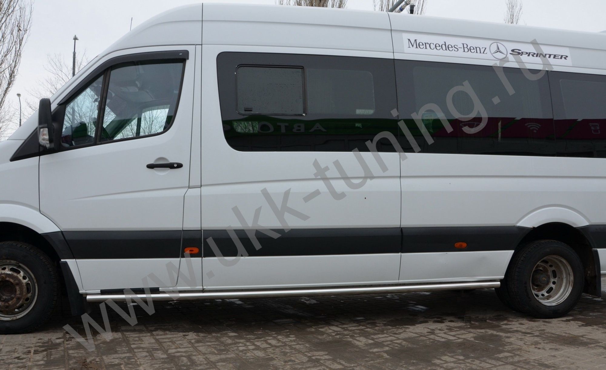 Боковые подножки Mercedes-Benz Sprinter с 2012 труба