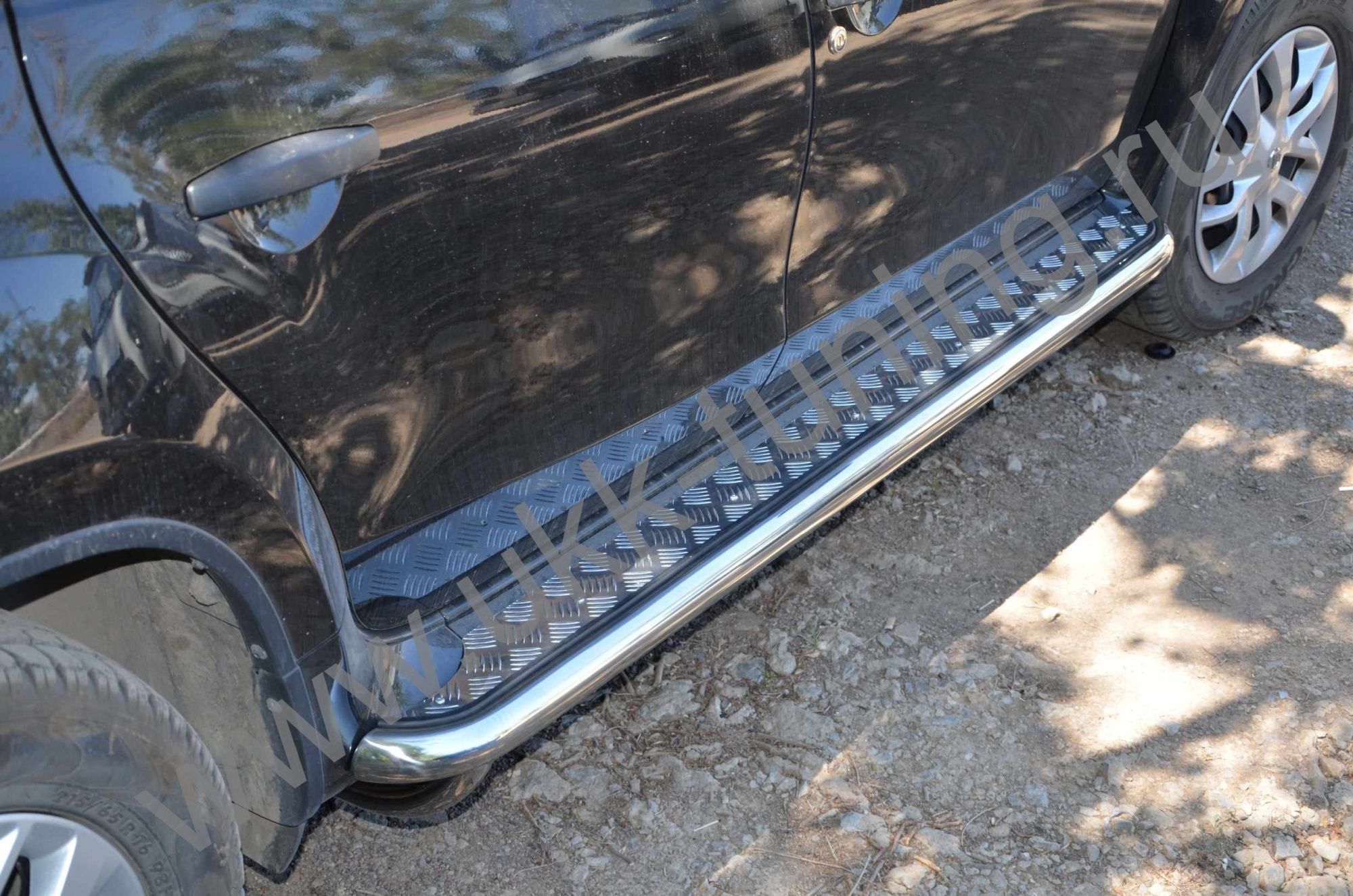 Пороги с накладным листом Nissan Terrano с 2015