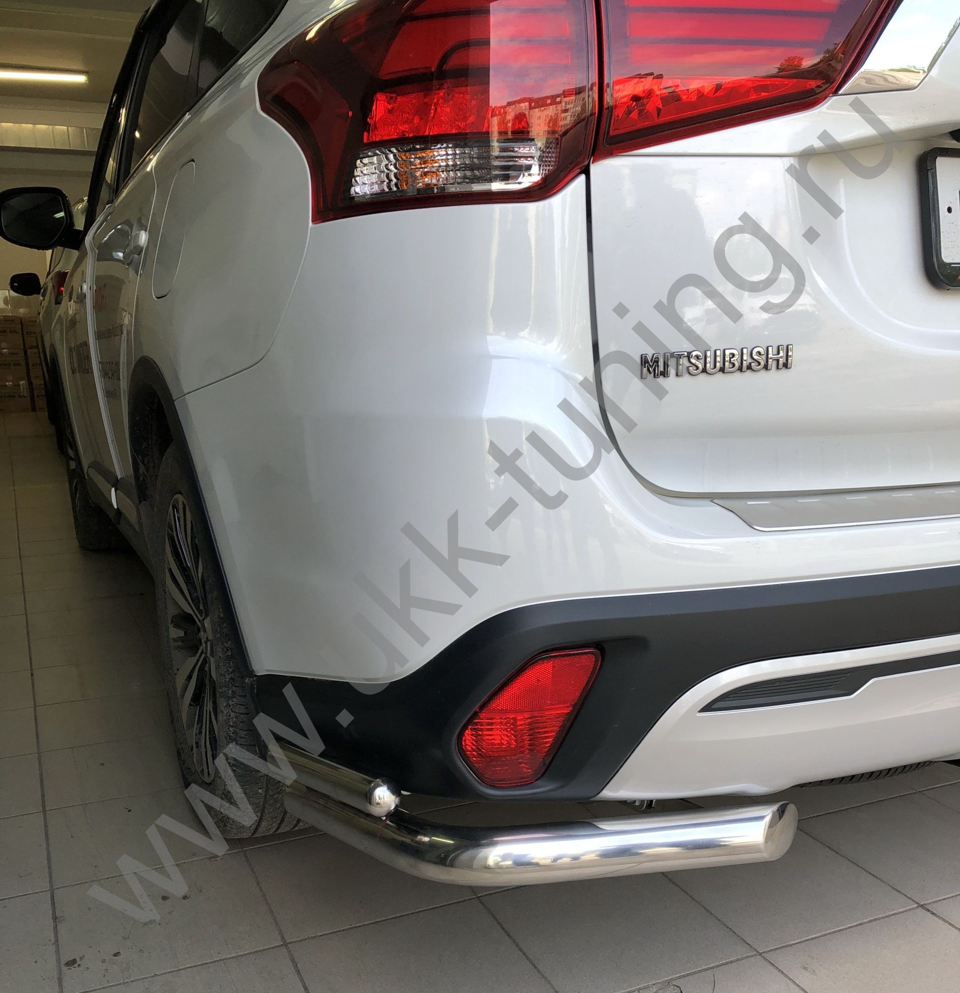 Защита заднего бампера двойная угловая MITSUBISHI Outlander с 2019 Защита заднего бампера двойная угловая MITSUBISHI Outlander с 2019