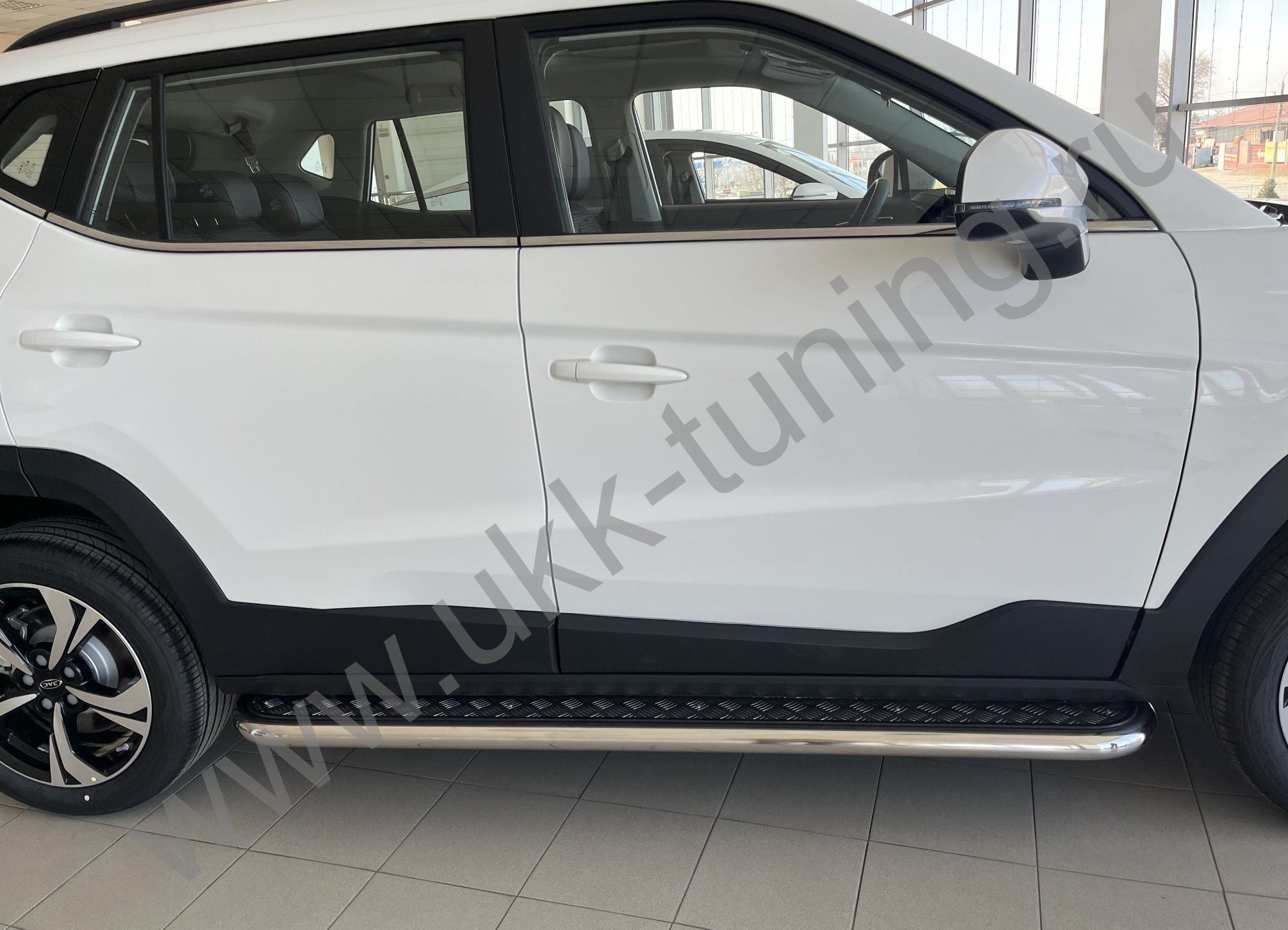 Пороги с накладным листом JAC JS4 с 2022