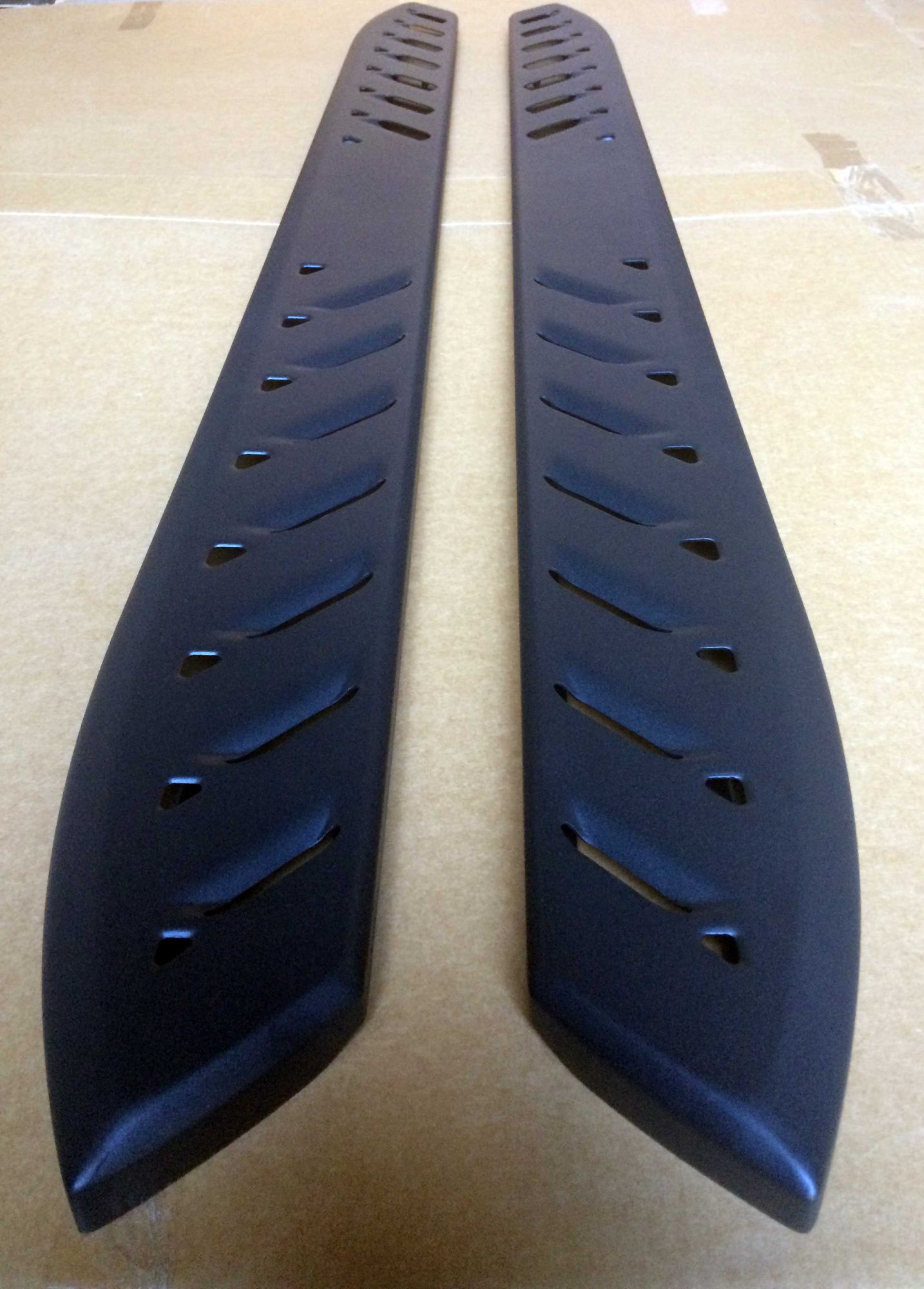 Боковые подножки Volkswagen Amarok с 2010 (Shark)