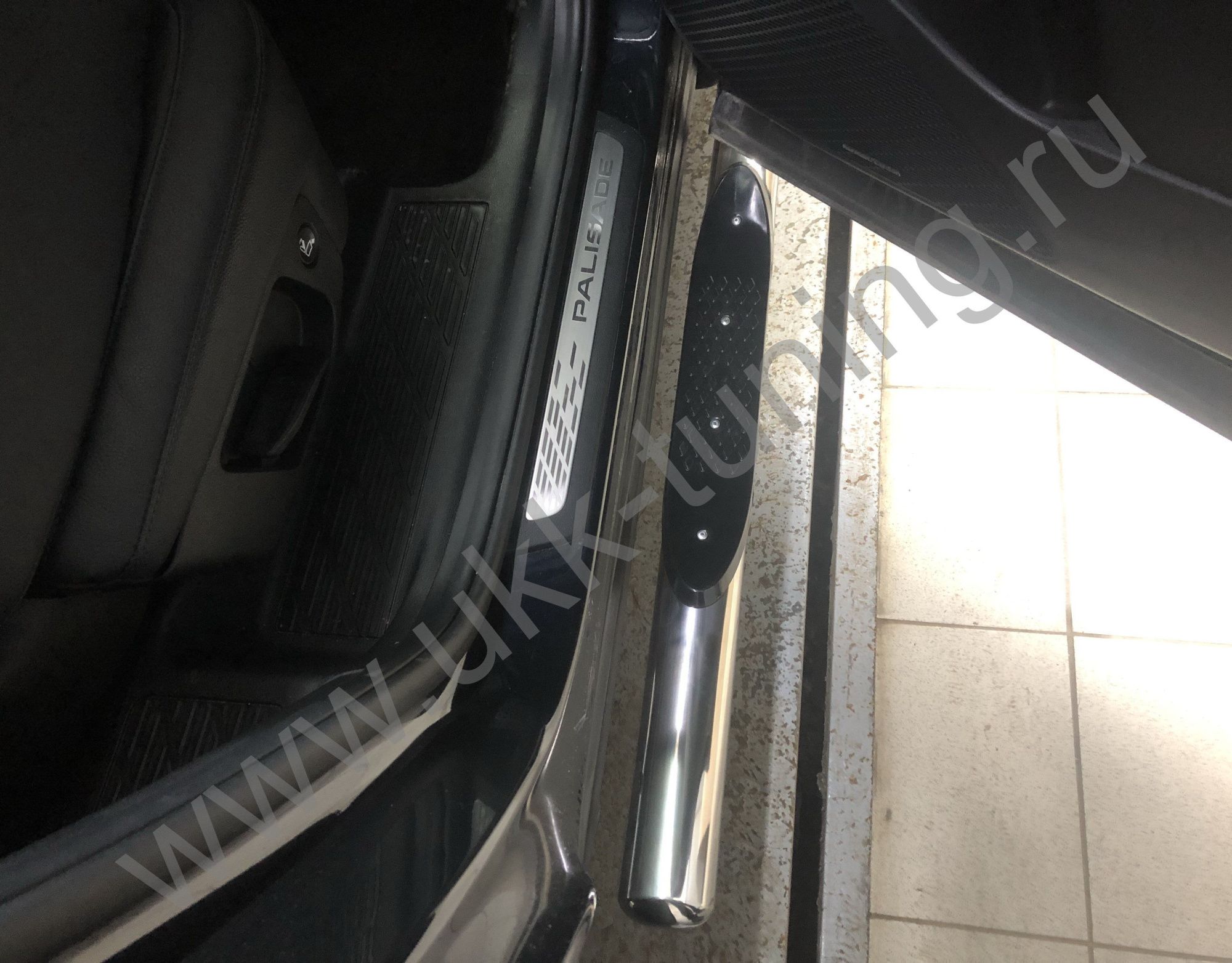 Боковые подножки Hyundai Palisade с 2021 труба с проступью Боковые подножки Hyundai Palisade с 2021 труба с проступью