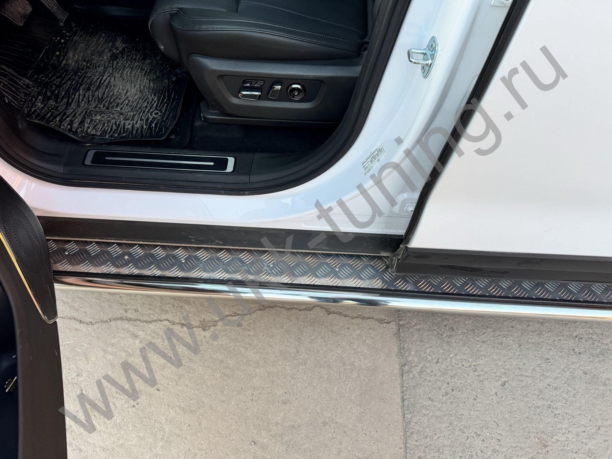 Боковые подножки ROX 01 с накладным листом