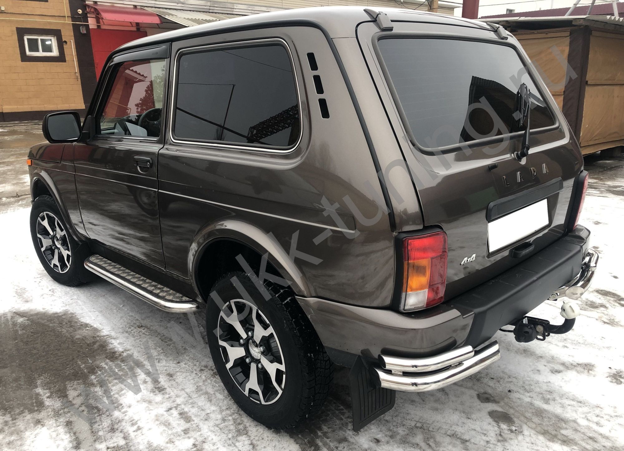 Защита заднего бампера угловая двойная Lada Niva 2121 УРБАН с 2014 Защита заднего бампера угловая двойная Lada Niva 2121 УРБАН с 2014