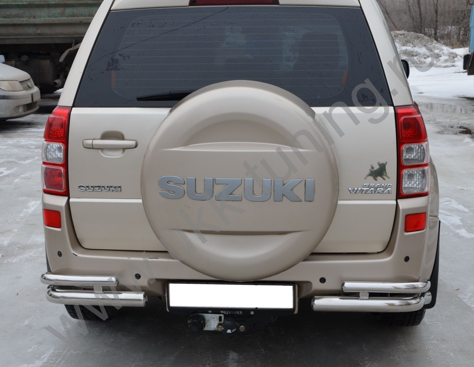 Защита заднего бампера угловая двойная Suzuki Grand Vitara с 2013-2015