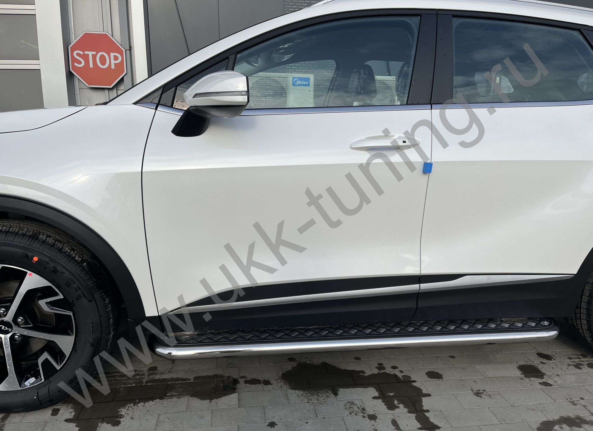 Пороги с накладным листом KIA Sportage 2022 комплектация GT-Line (кроме комплектации Style и X-Line)