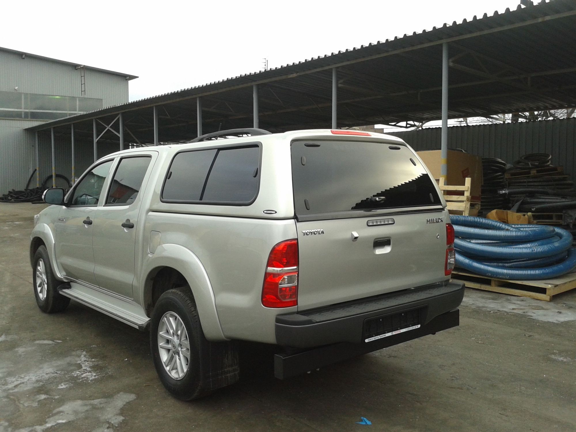 Кунг на Toyota Hilux с 2008 по 2014 (модель "S2") Кунг на Toyota Hilux с 2008 по 2014 (модель "S2")