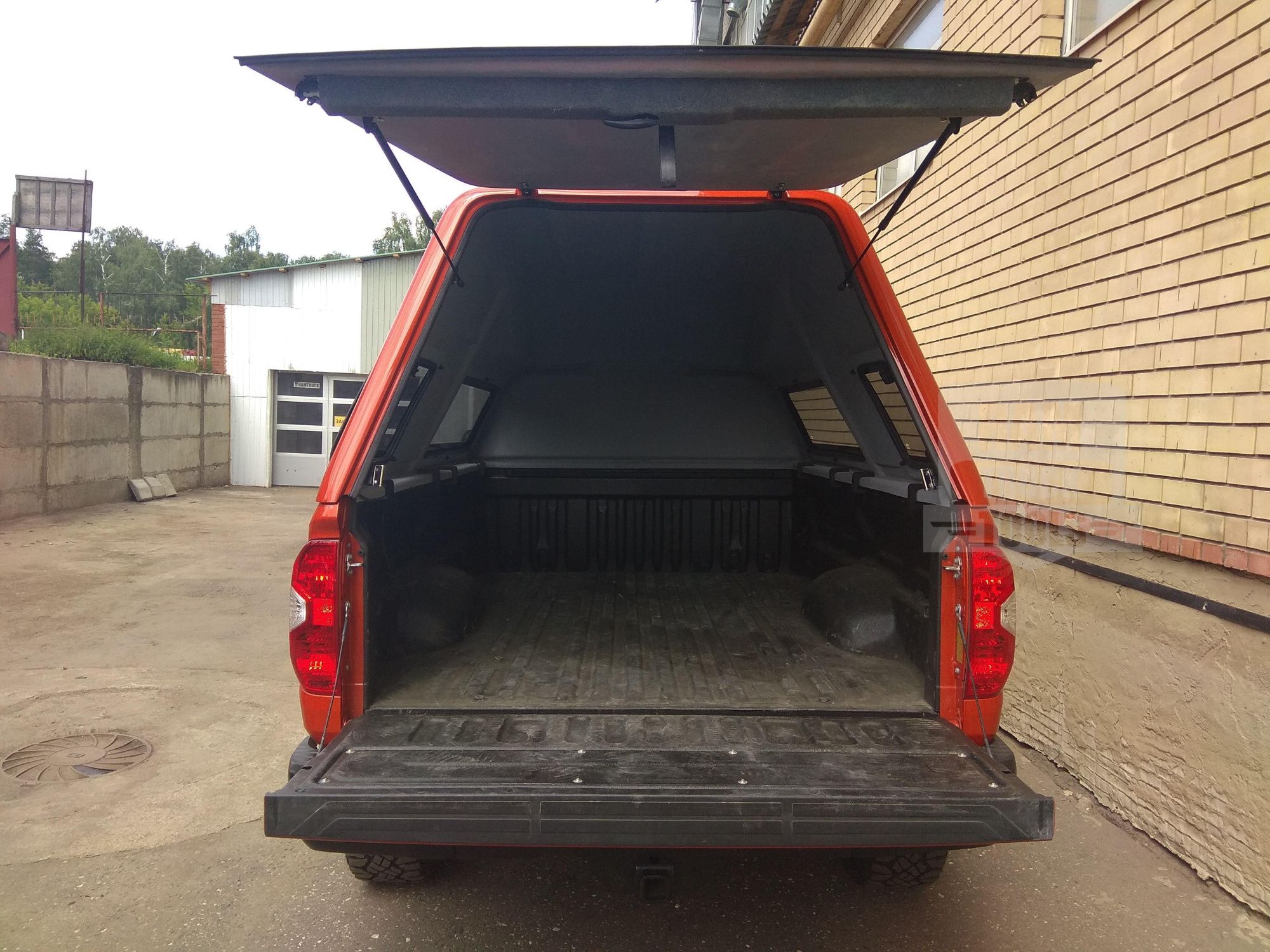 Кунг TOYOTA TUNDRA 8 футов с 2014 RT(TТ-4) 3 поколение Кунг TOYOTA TUNDRA 8 футов с 2014 RT(TТ-4) 3 поколение